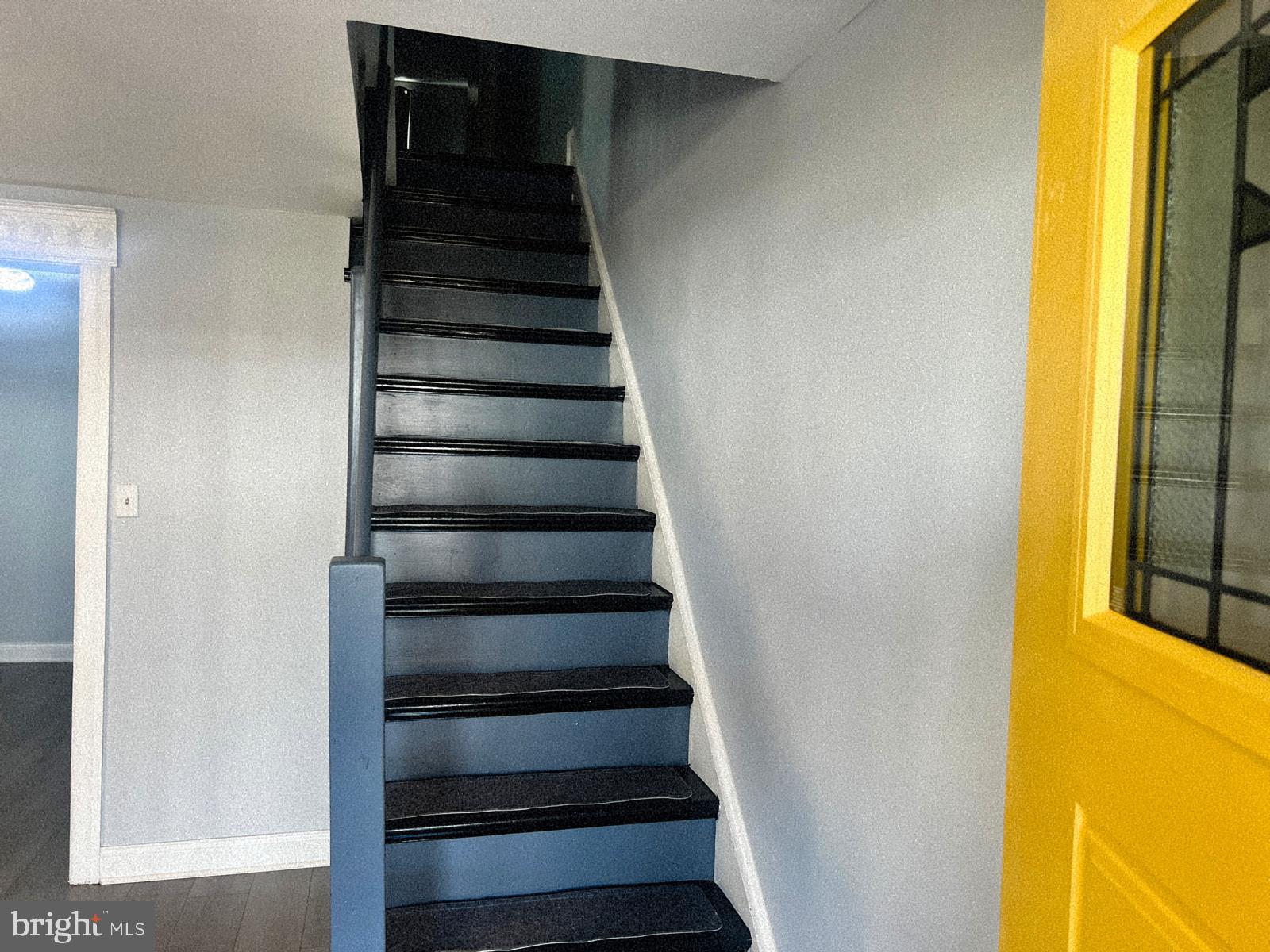 LAWNCREST - Residential