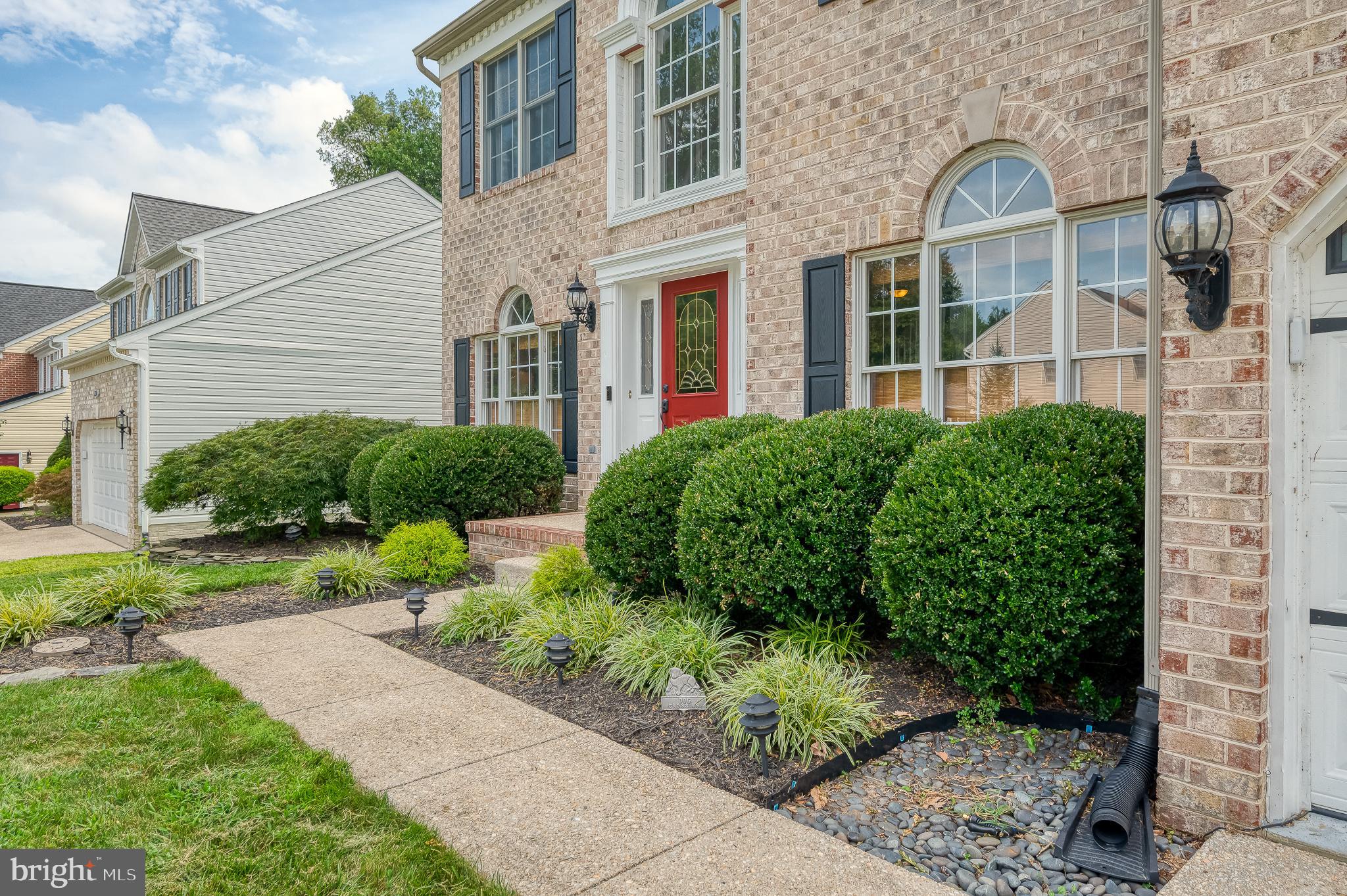 1208 DAHLIA COURT