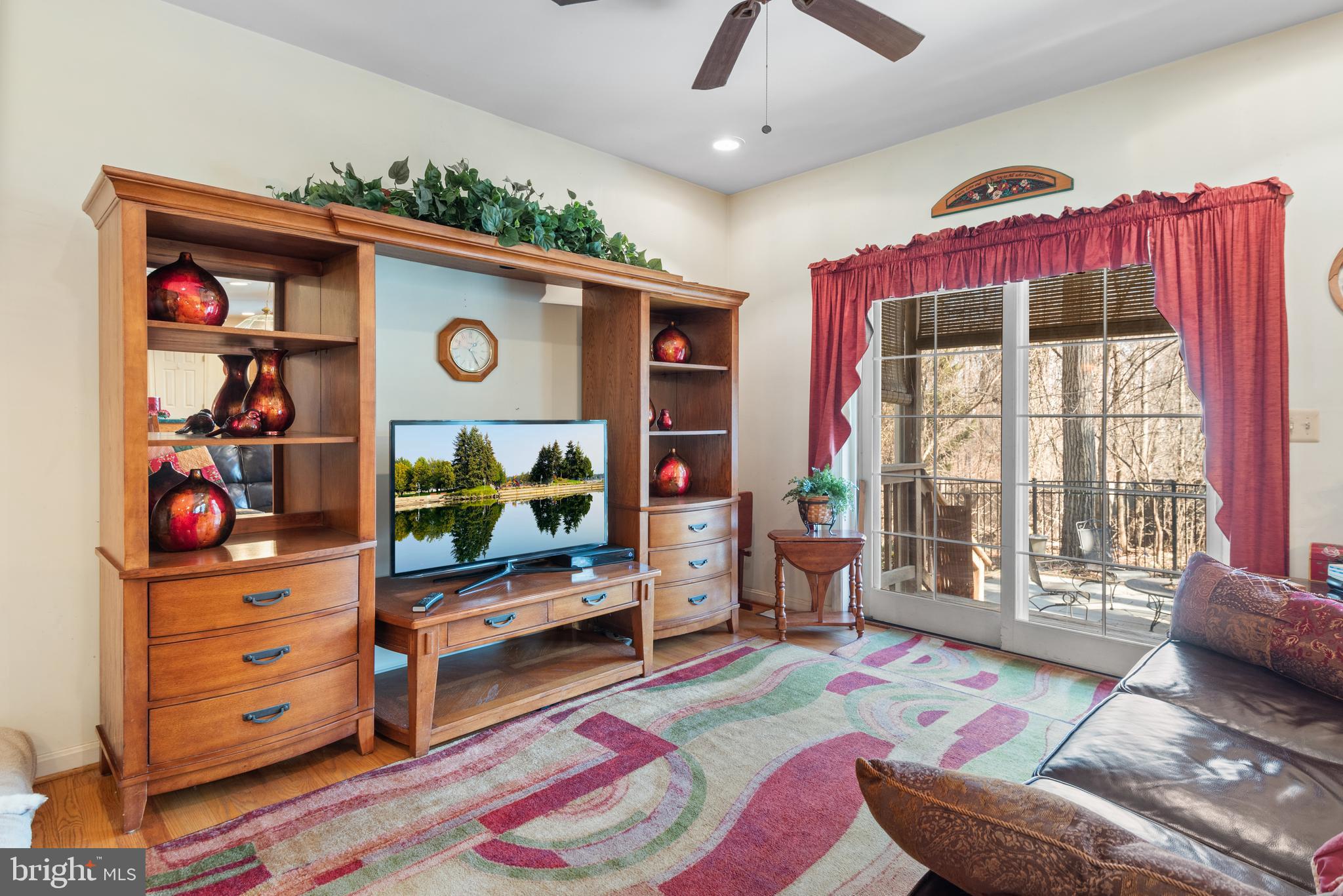 OLNEY - Commercial Sale