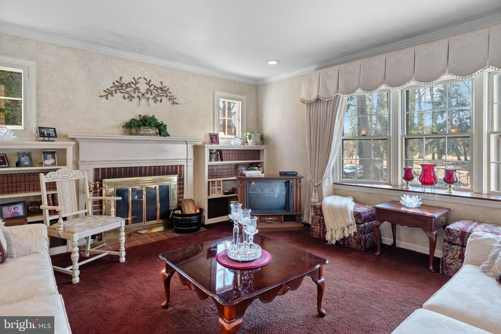 OLNEY - Commercial Sale