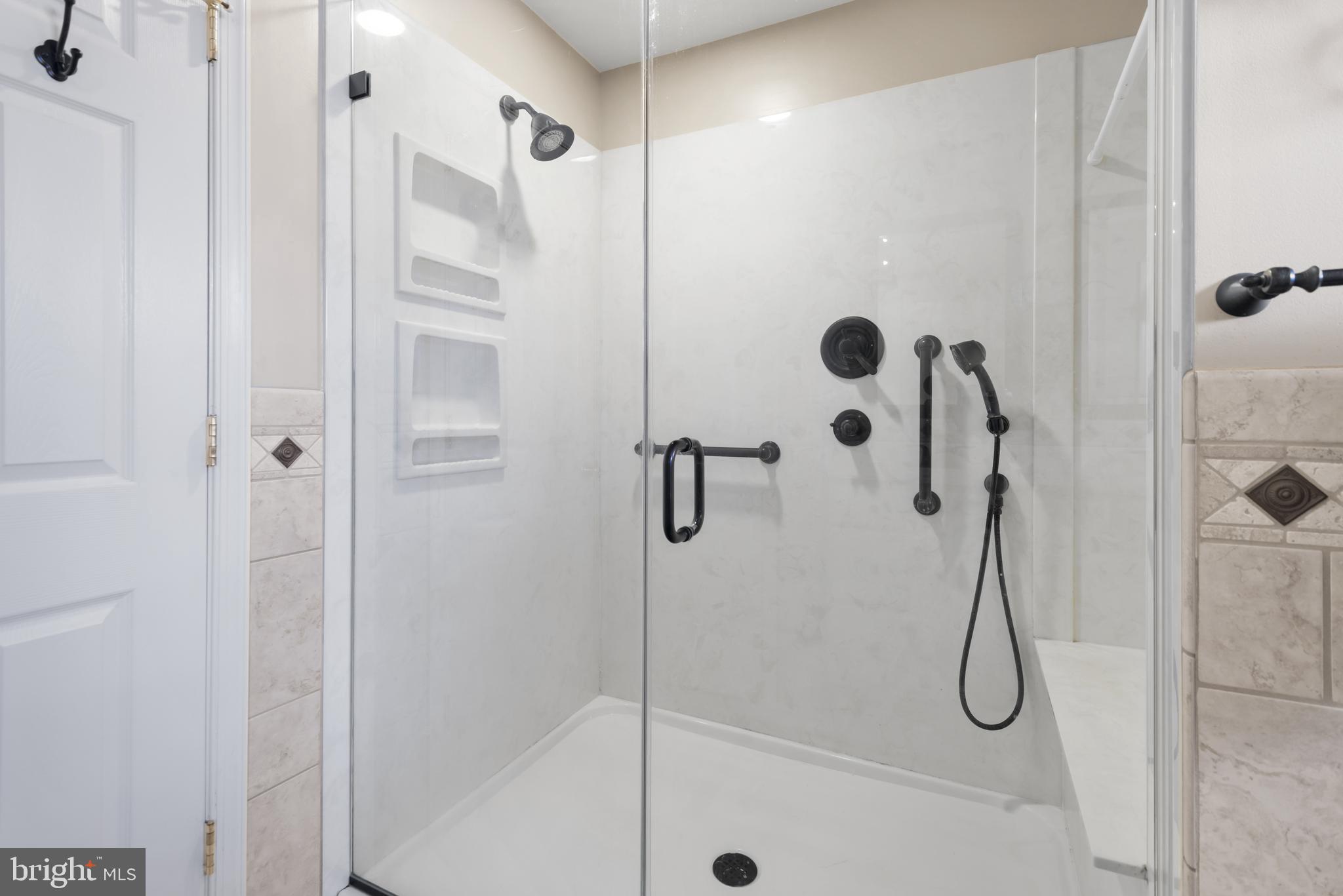 OLNEY - Commercial Sale