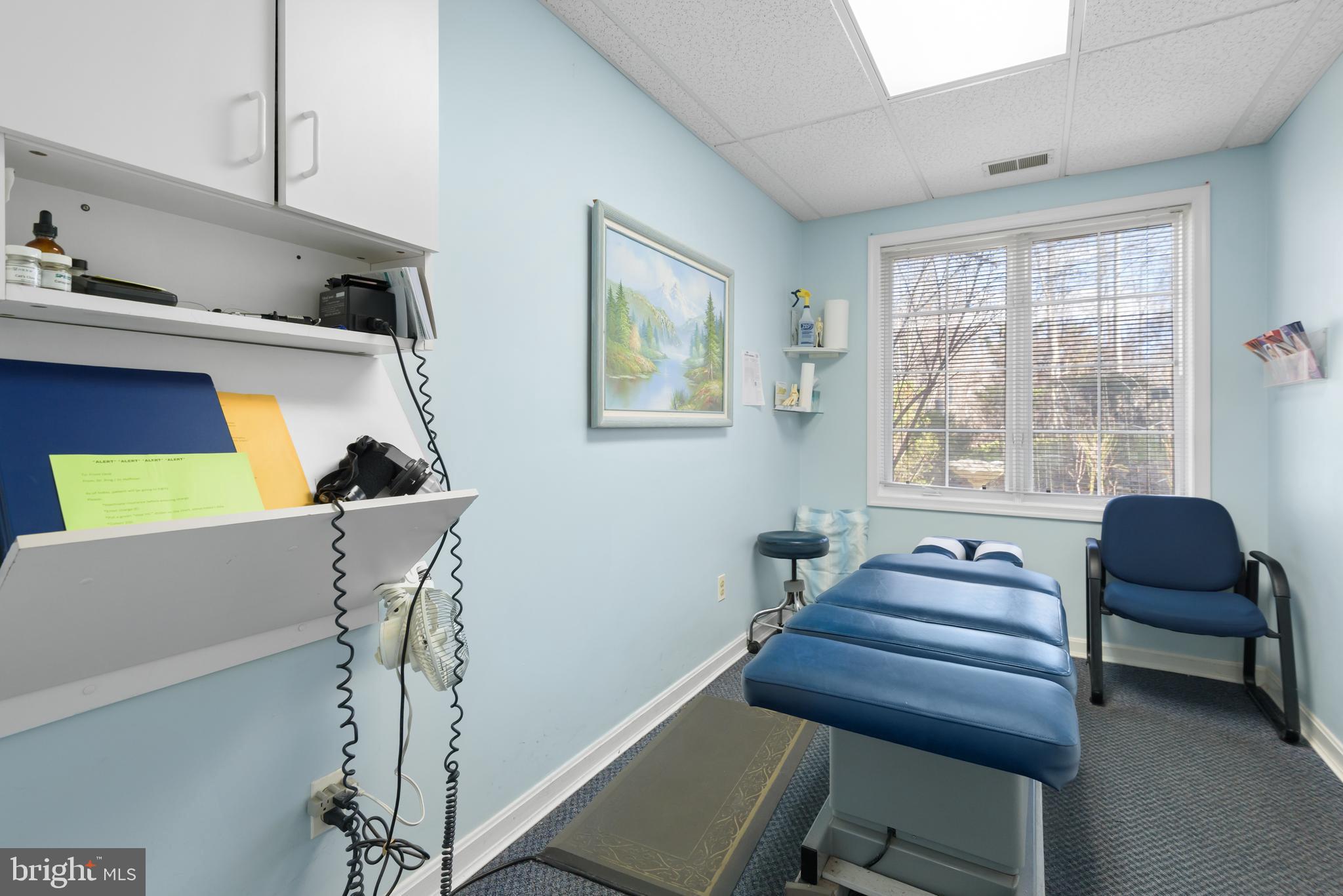 OLNEY - Commercial Sale