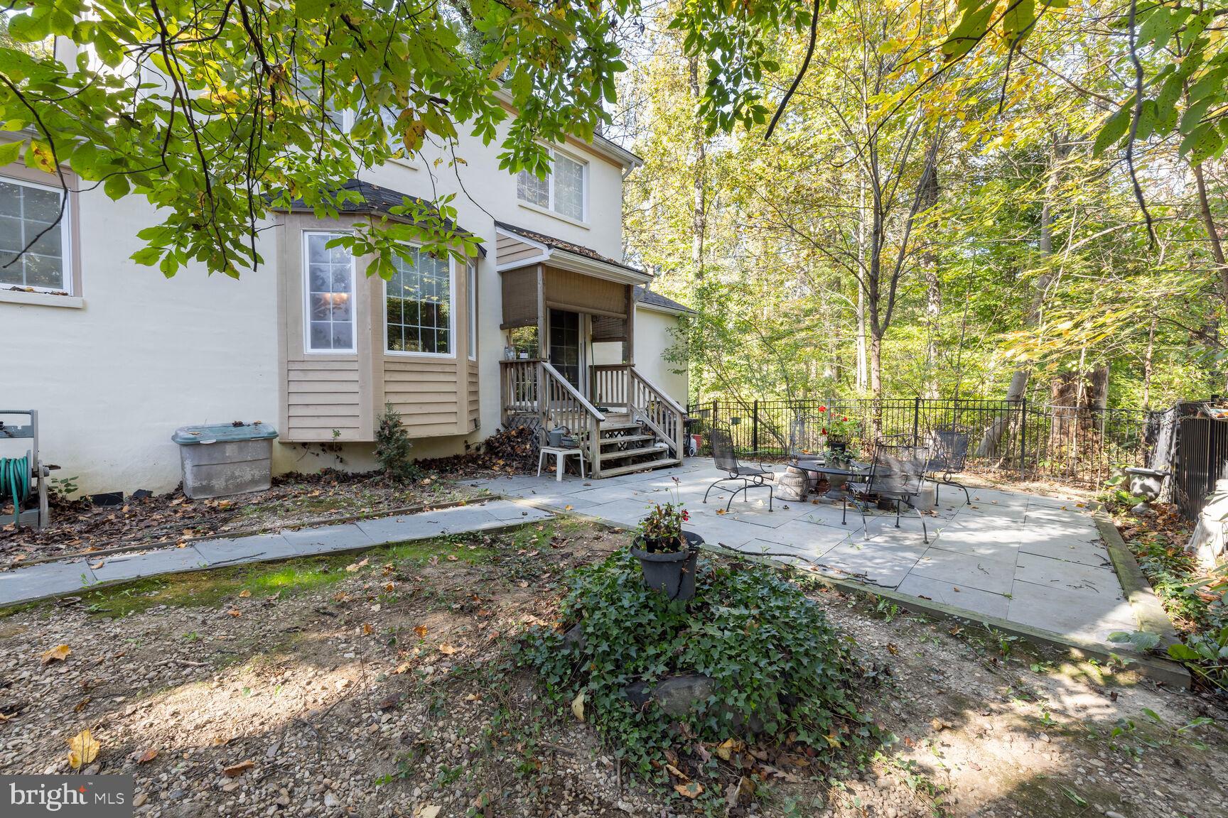 OLNEY - Commercial Sale