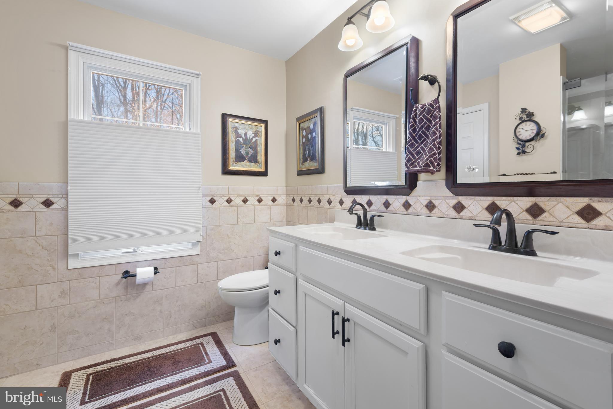 OLNEY - Commercial Sale