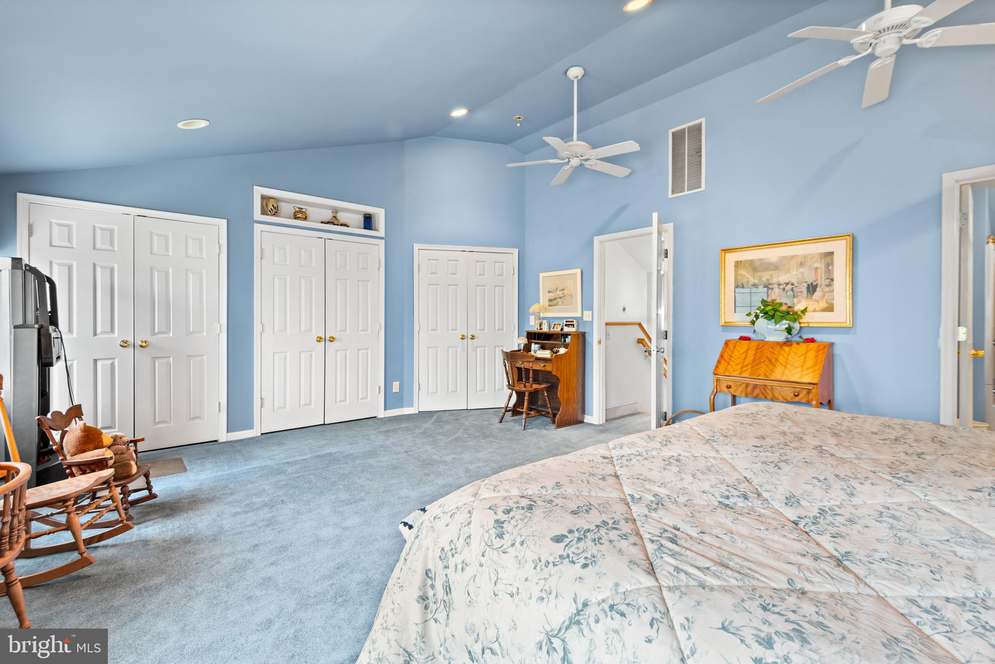 OLNEY - Commercial Sale