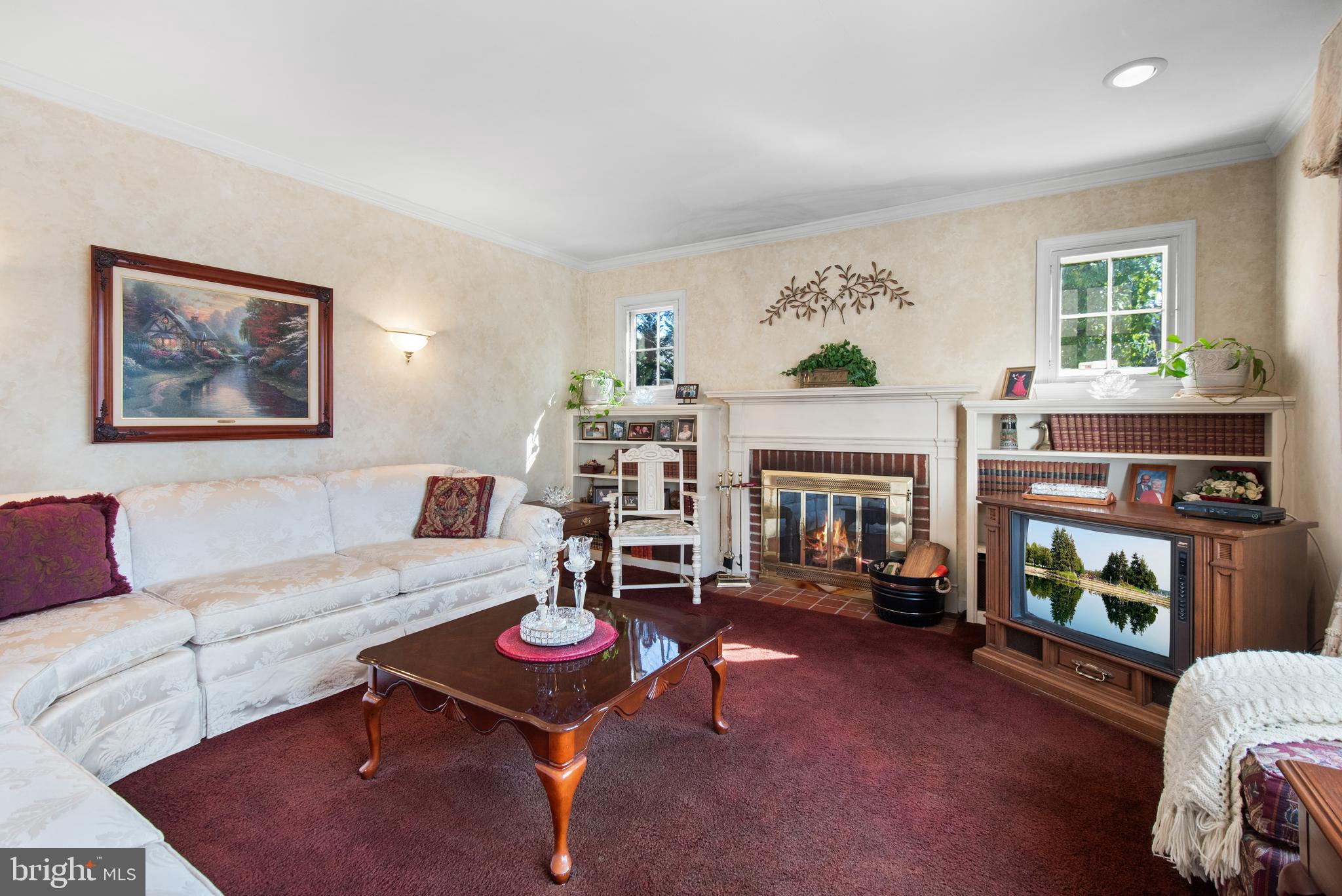 OLNEY - Commercial Sale