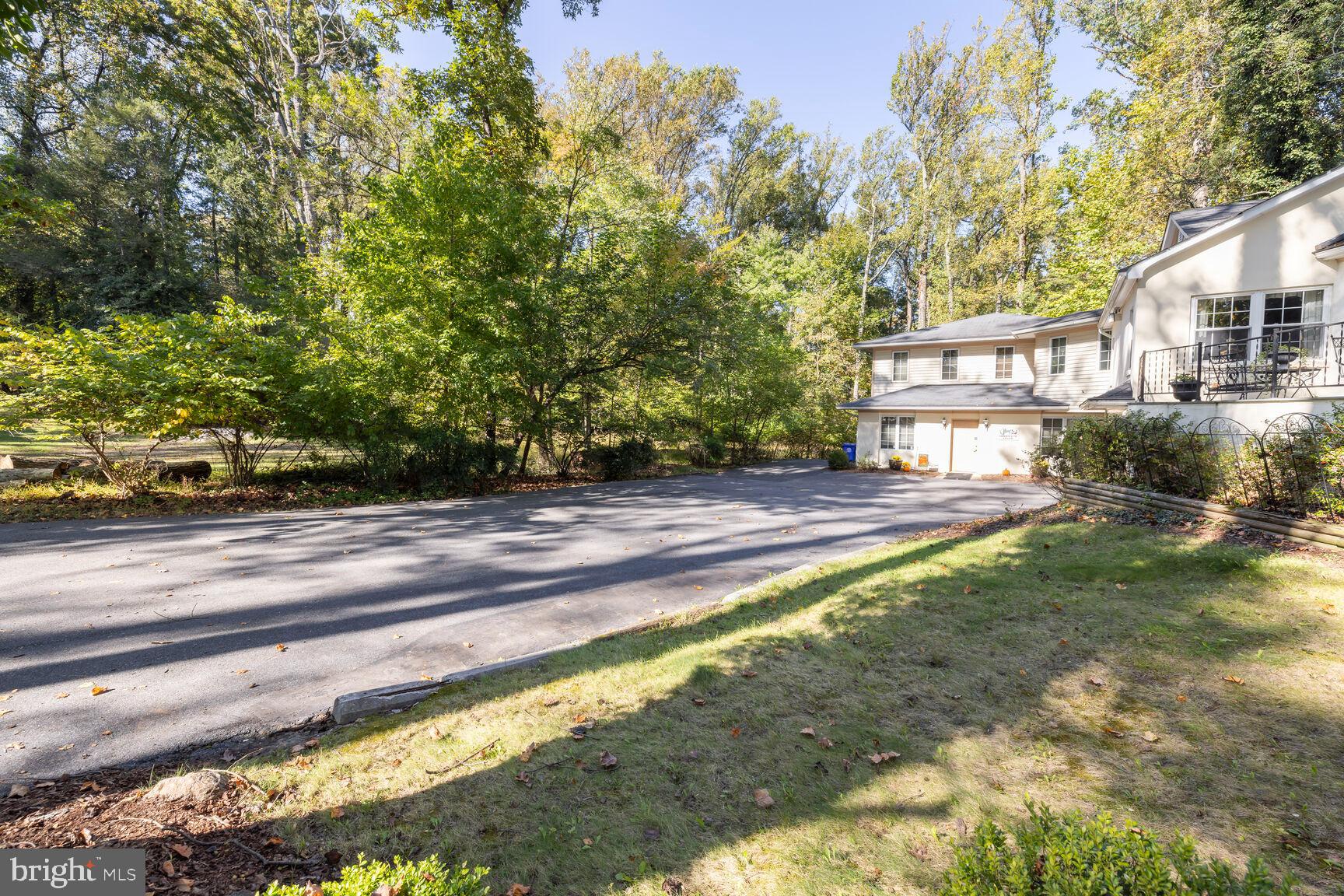 OLNEY - Commercial Sale