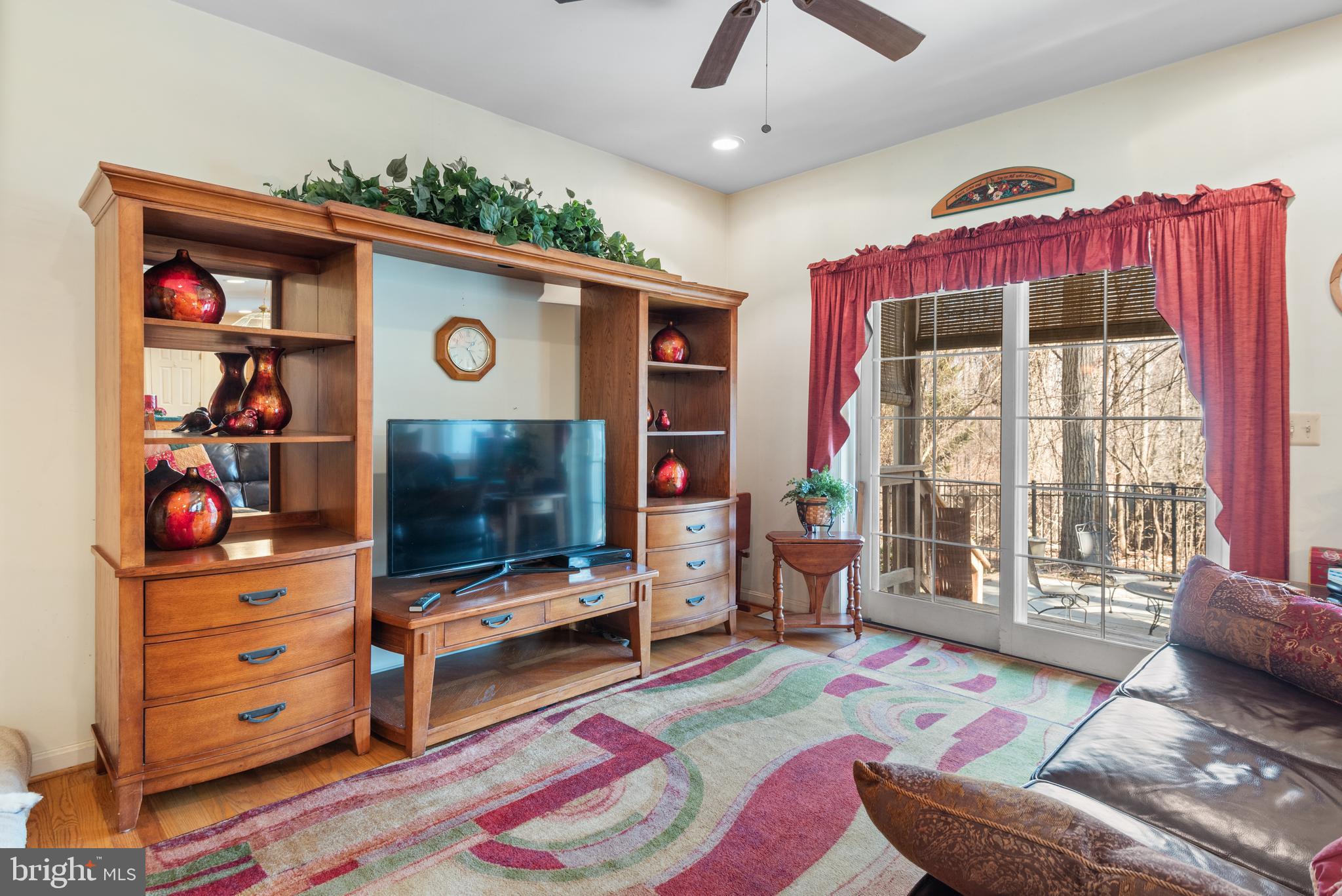 OLNEY - Commercial Sale