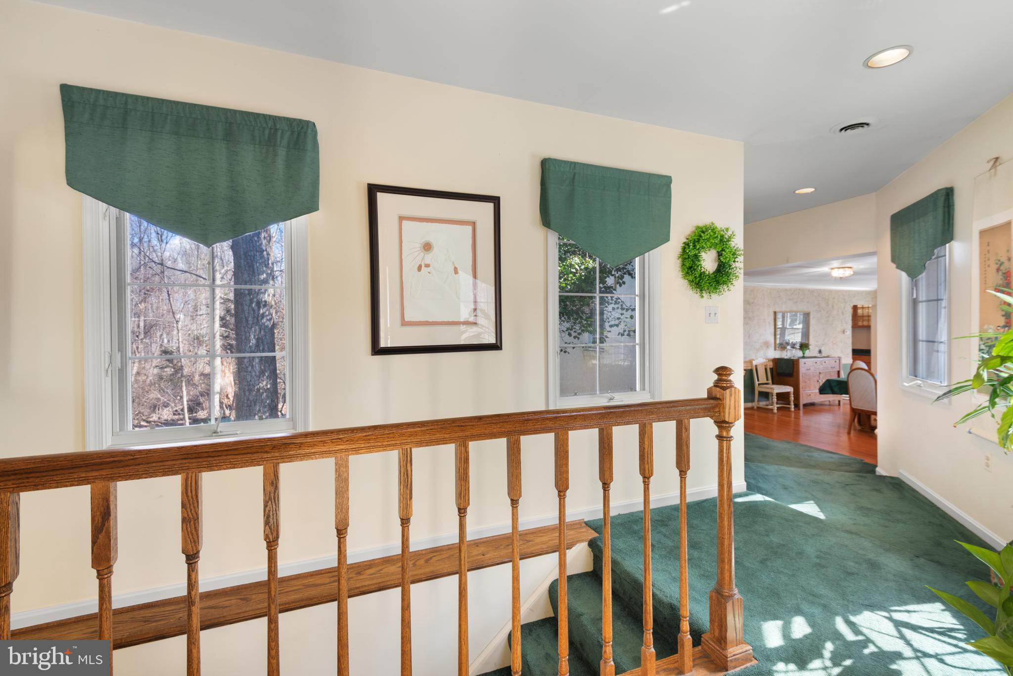 OLNEY - Commercial Sale