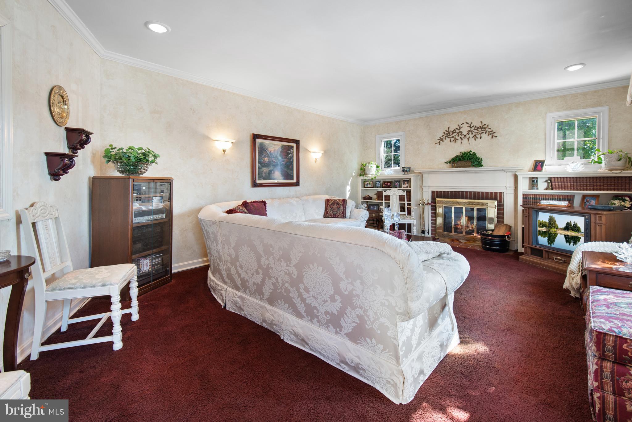 OLNEY - Commercial Sale