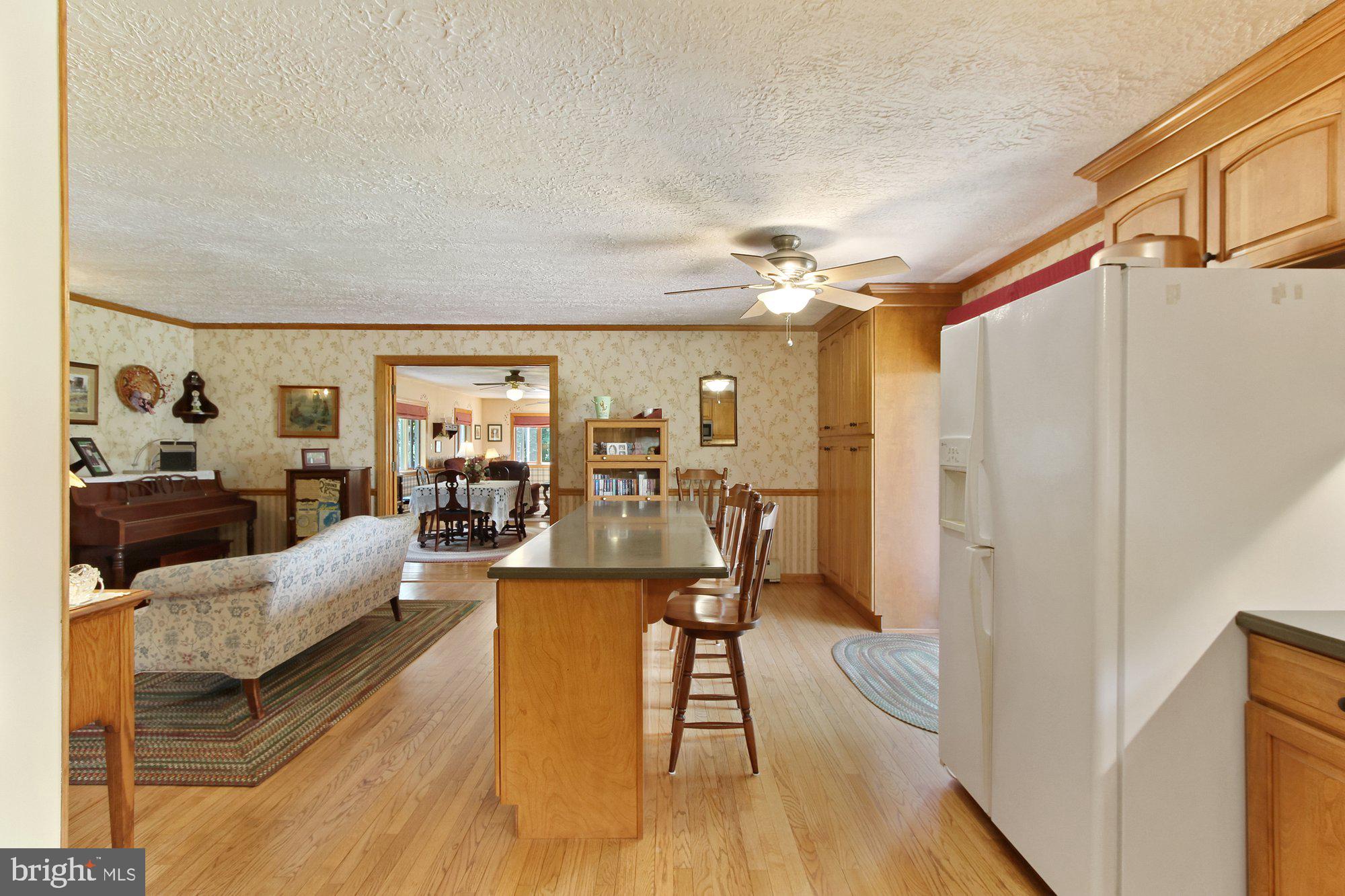 MANIFOLD MANOR - Residential