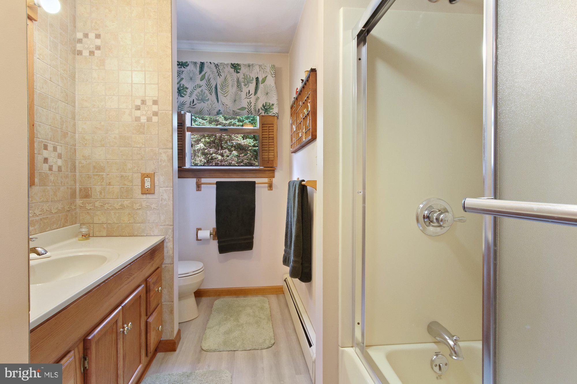 MANIFOLD MANOR - Residential