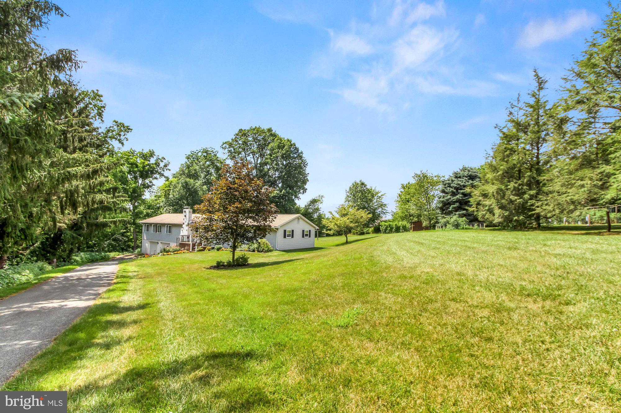 MANIFOLD MANOR - Residential