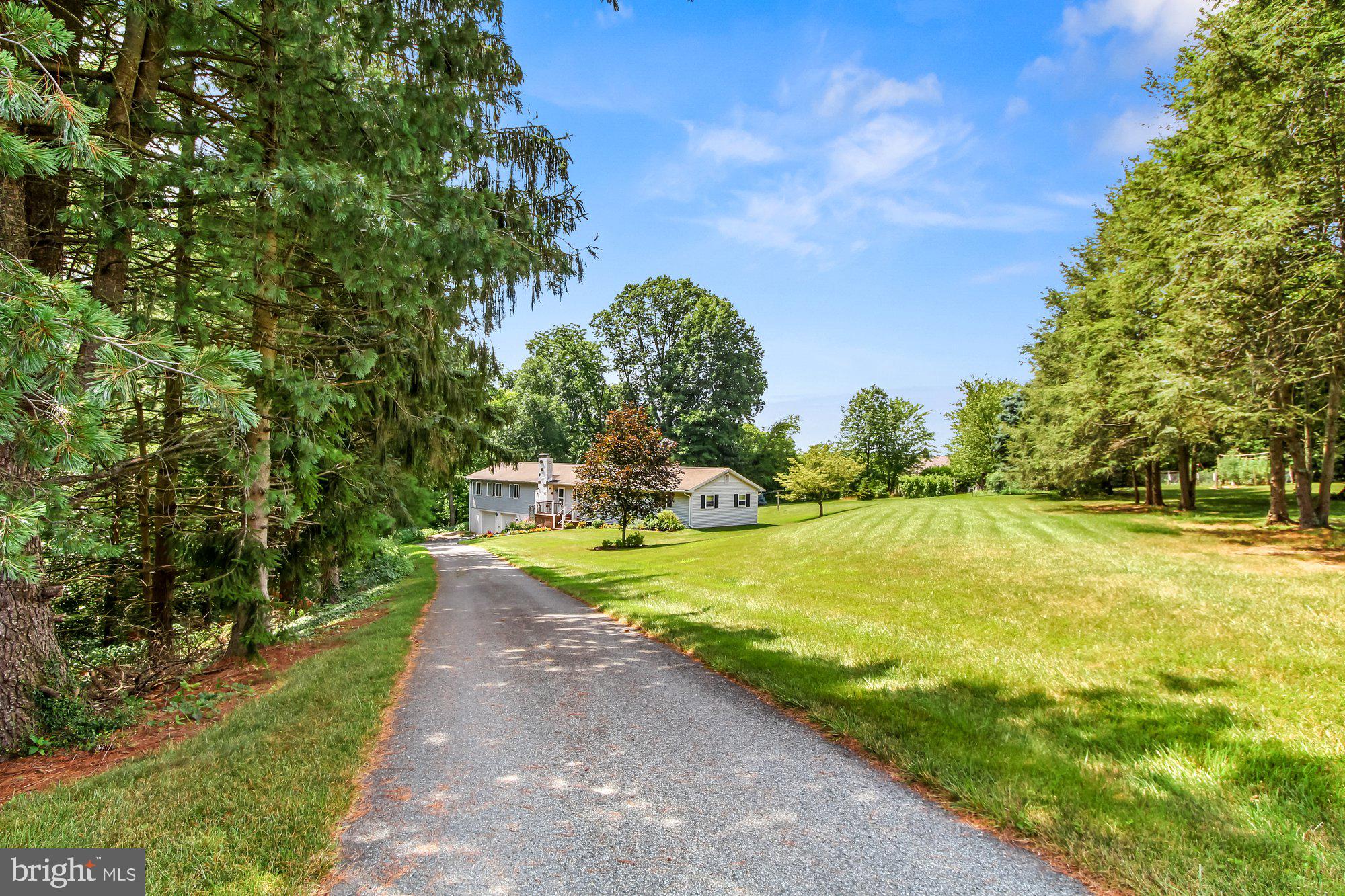 MANIFOLD MANOR - Residential