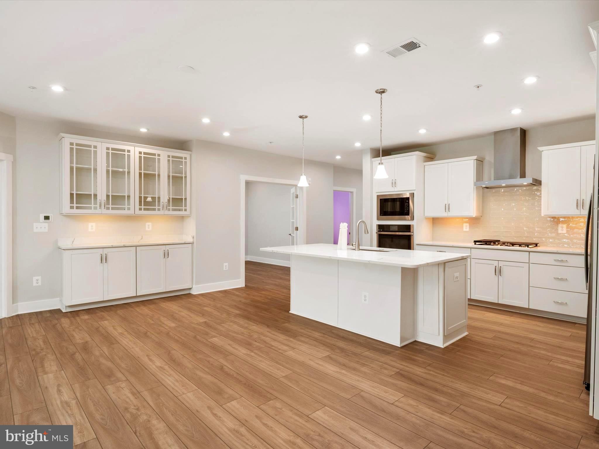 FOUR SEASONS AT KENT ISLAND - Residential Lease