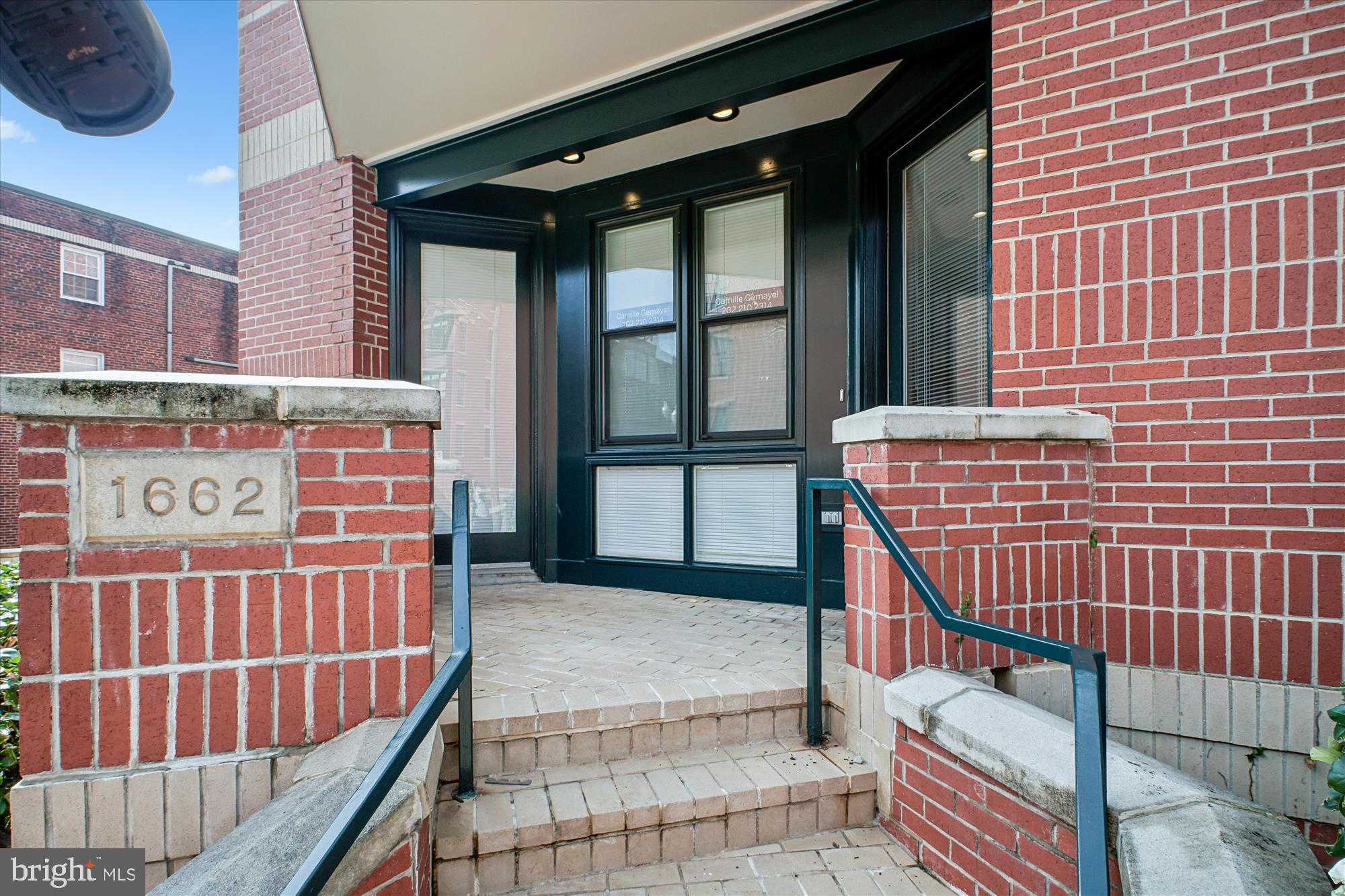 1662 N QUINN STREET N