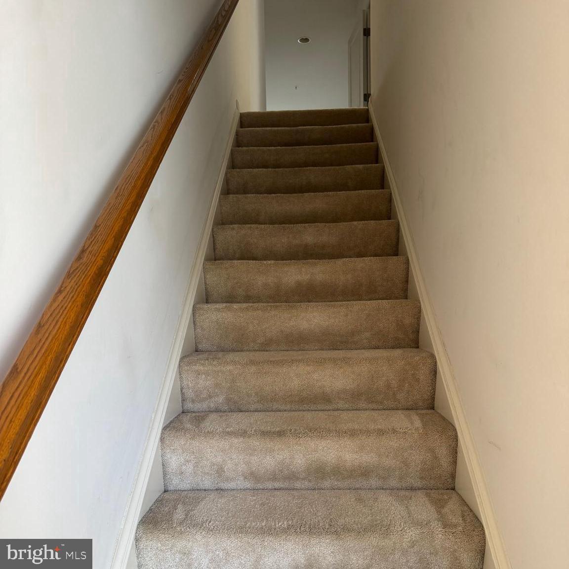 MADISON CRESCENT CONDOMINIUM - Residential Lease