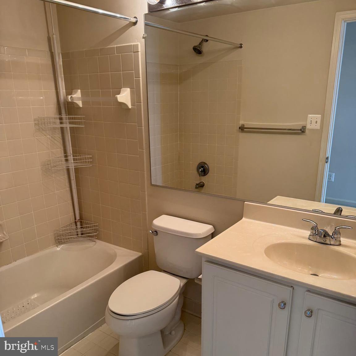 MADISON CRESCENT CONDOMINIUM - Residential Lease