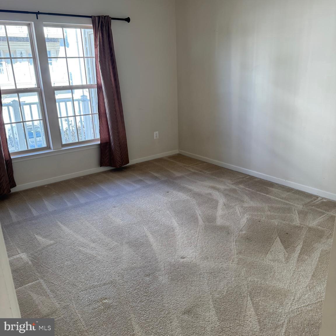 MADISON CRESCENT CONDOMINIUM - Residential Lease