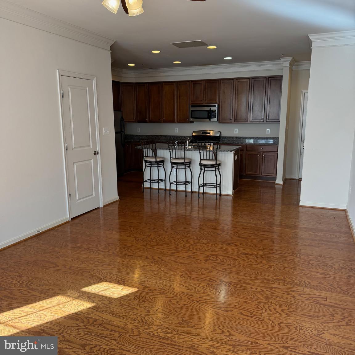 MADISON CRESCENT CONDOMINIUM - Residential Lease