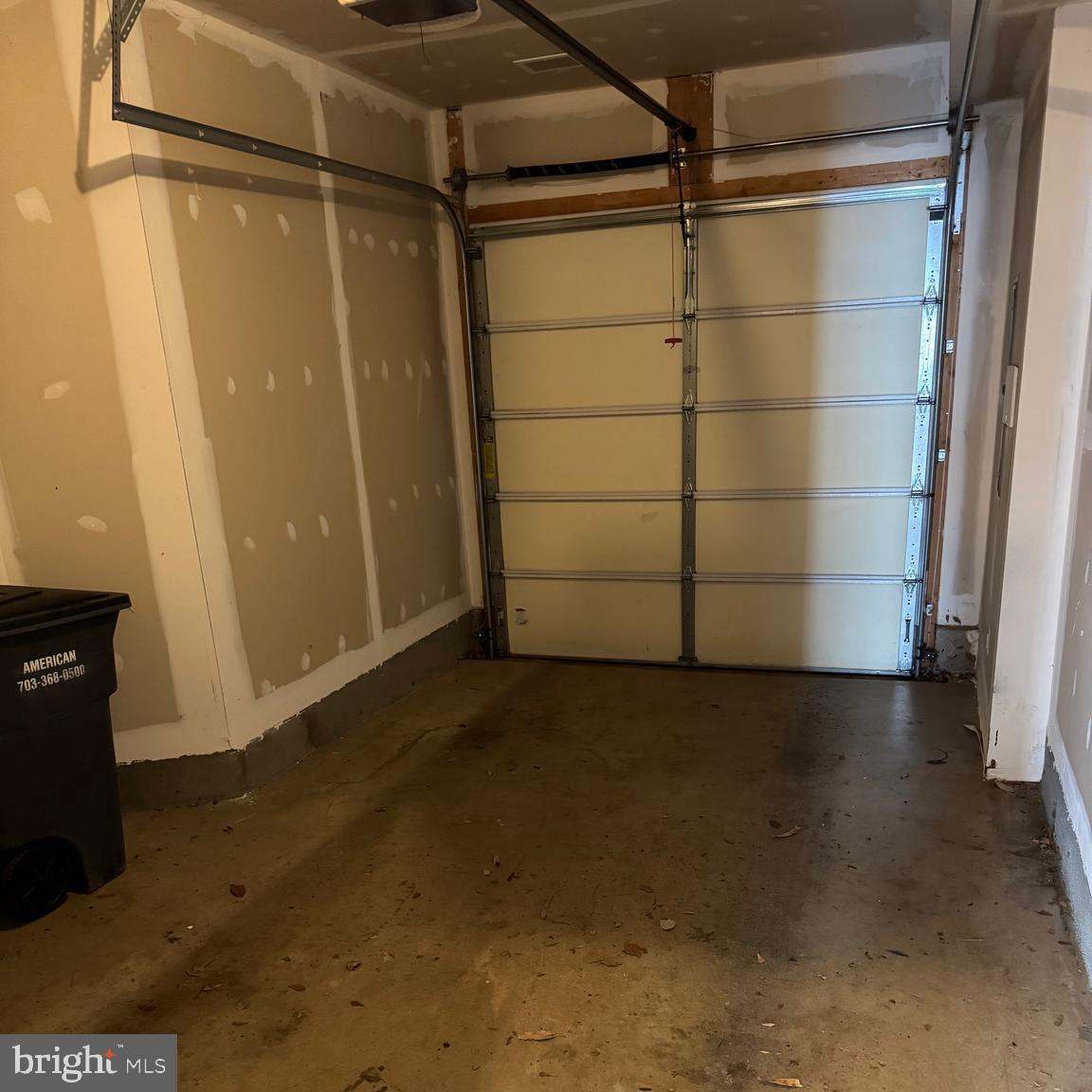 MADISON CRESCENT CONDOMINIUM - Residential Lease