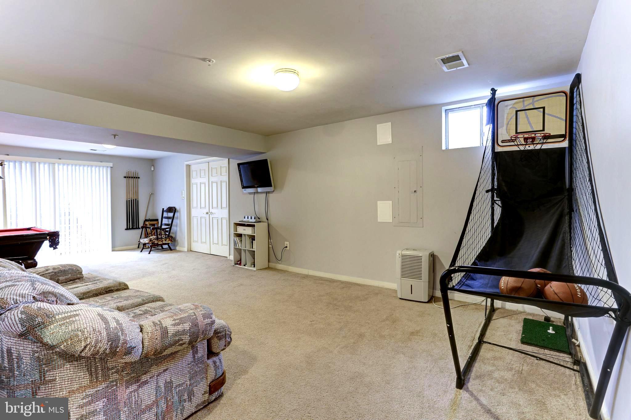 THE RIDGES II-PLAT EIGHT - Residential Lease