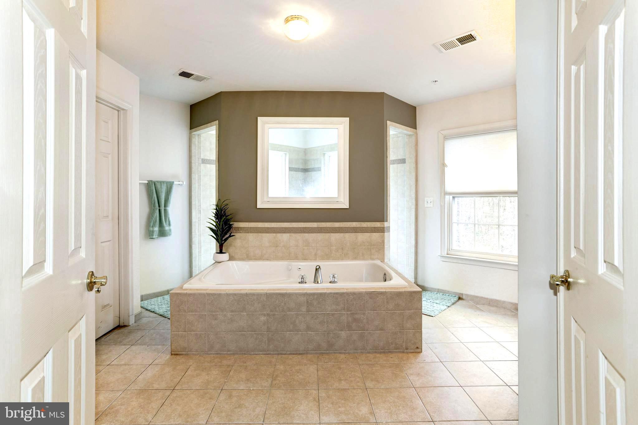 THE RIDGES II-PLAT EIGHT - Residential Lease