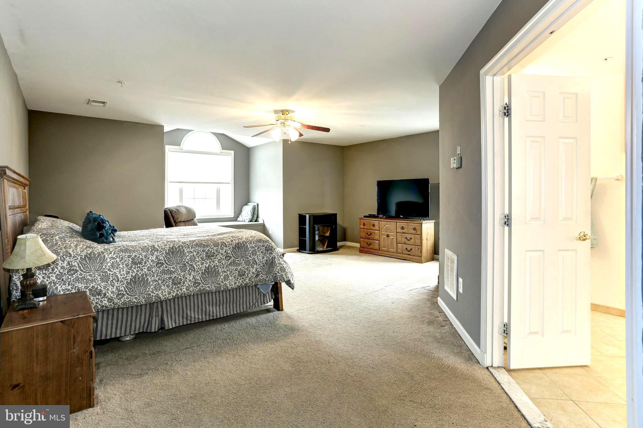 THE RIDGES II-PLAT EIGHT - Residential Lease