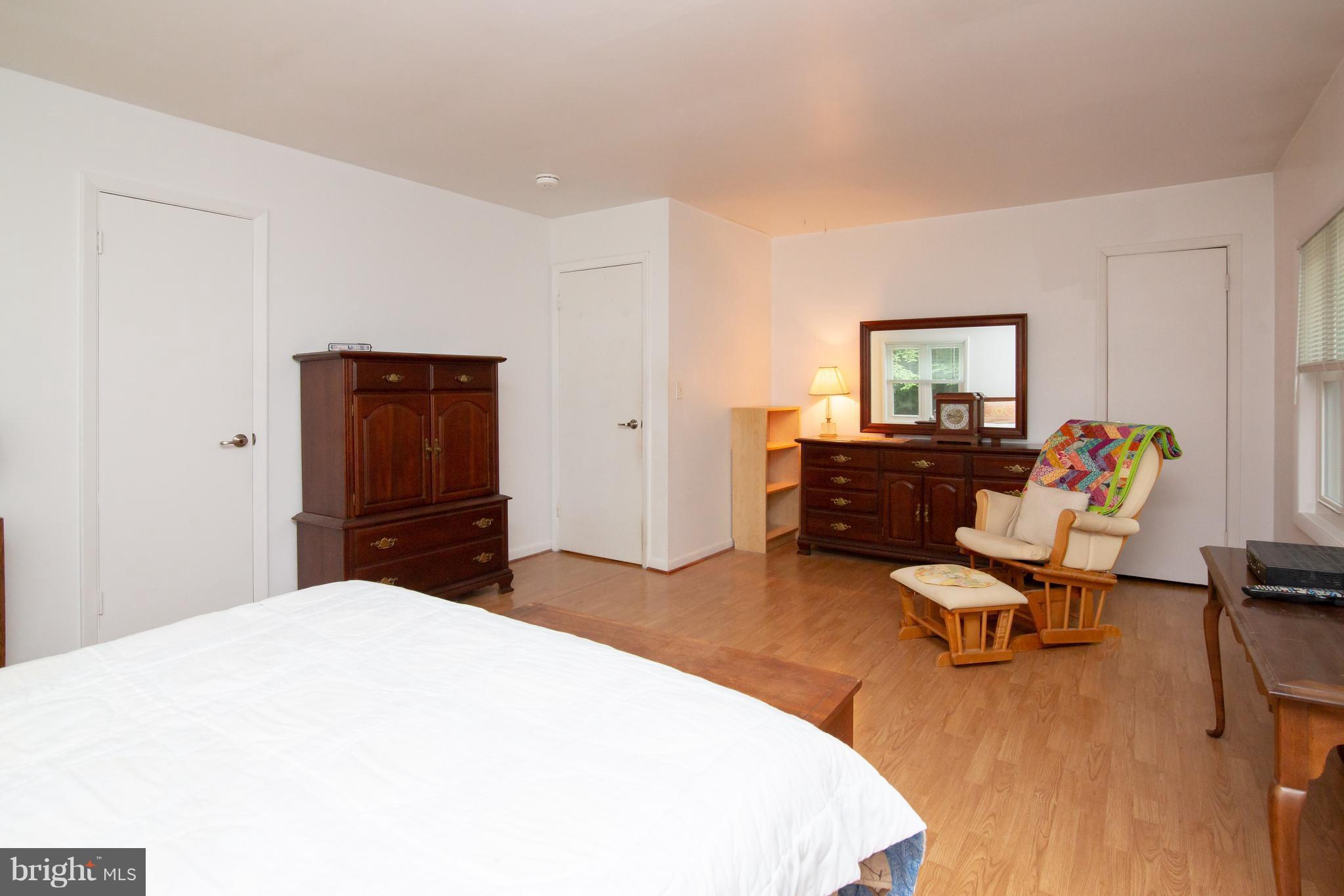 ROLLING KNOLLS - Residential