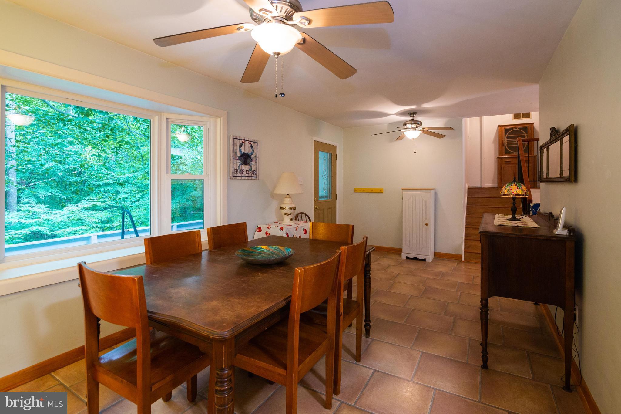 ROLLING KNOLLS - Residential