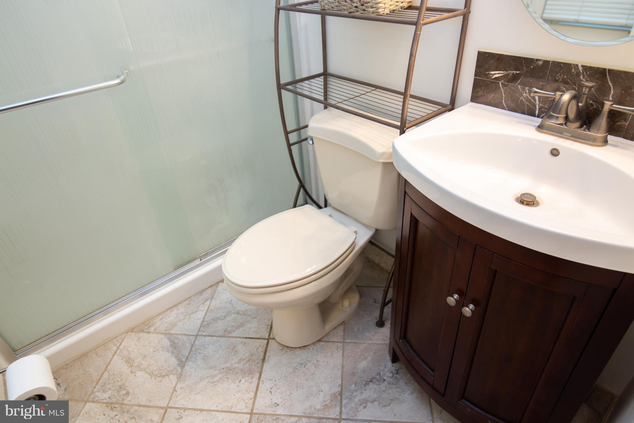 ROLLING KNOLLS - Residential