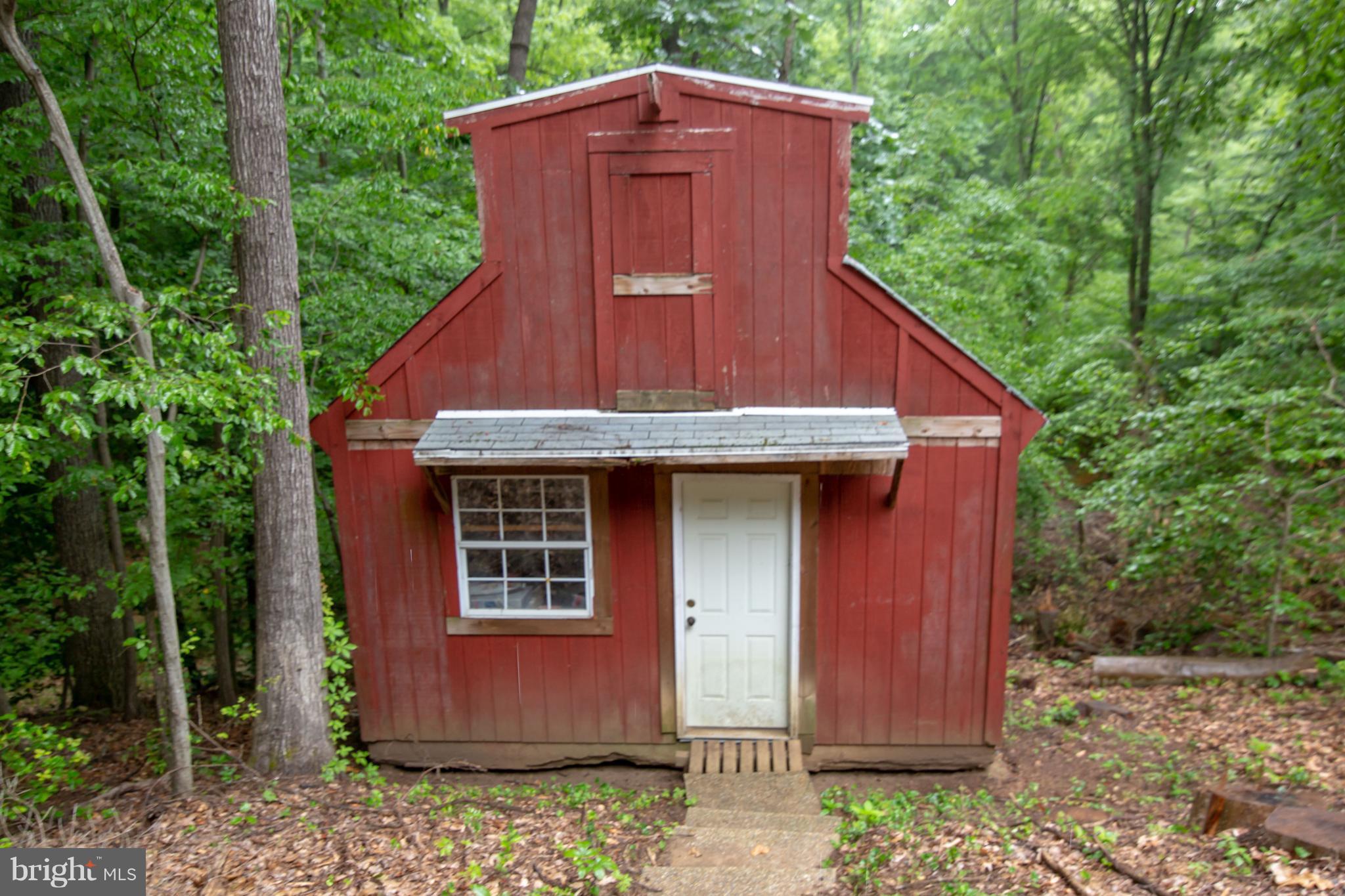 ROLLING KNOLLS - Residential