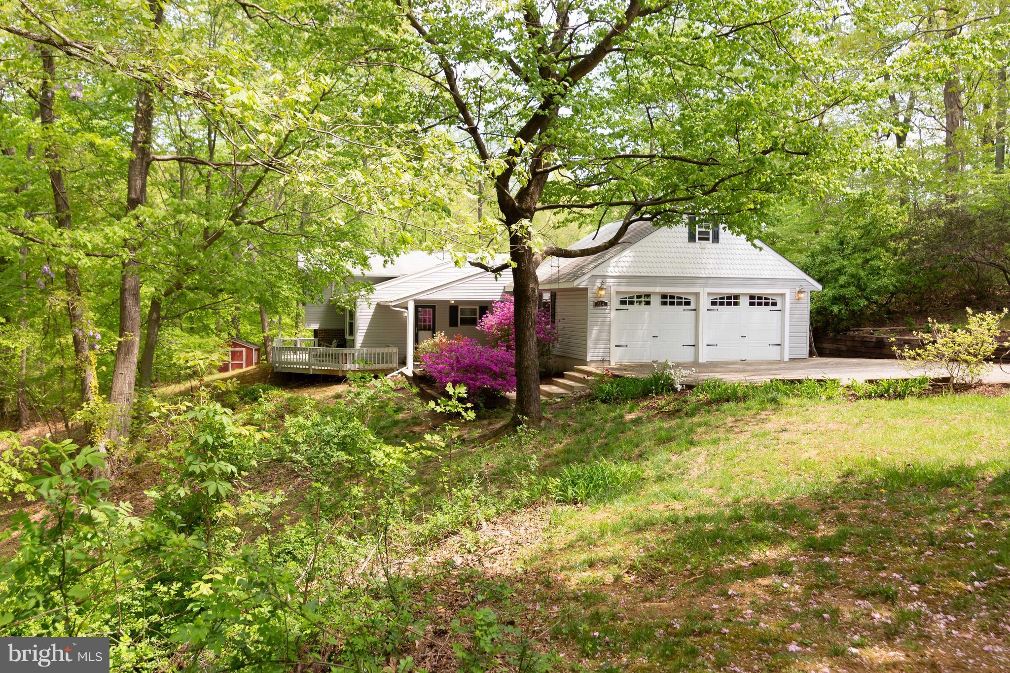 ROLLING KNOLLS - Residential