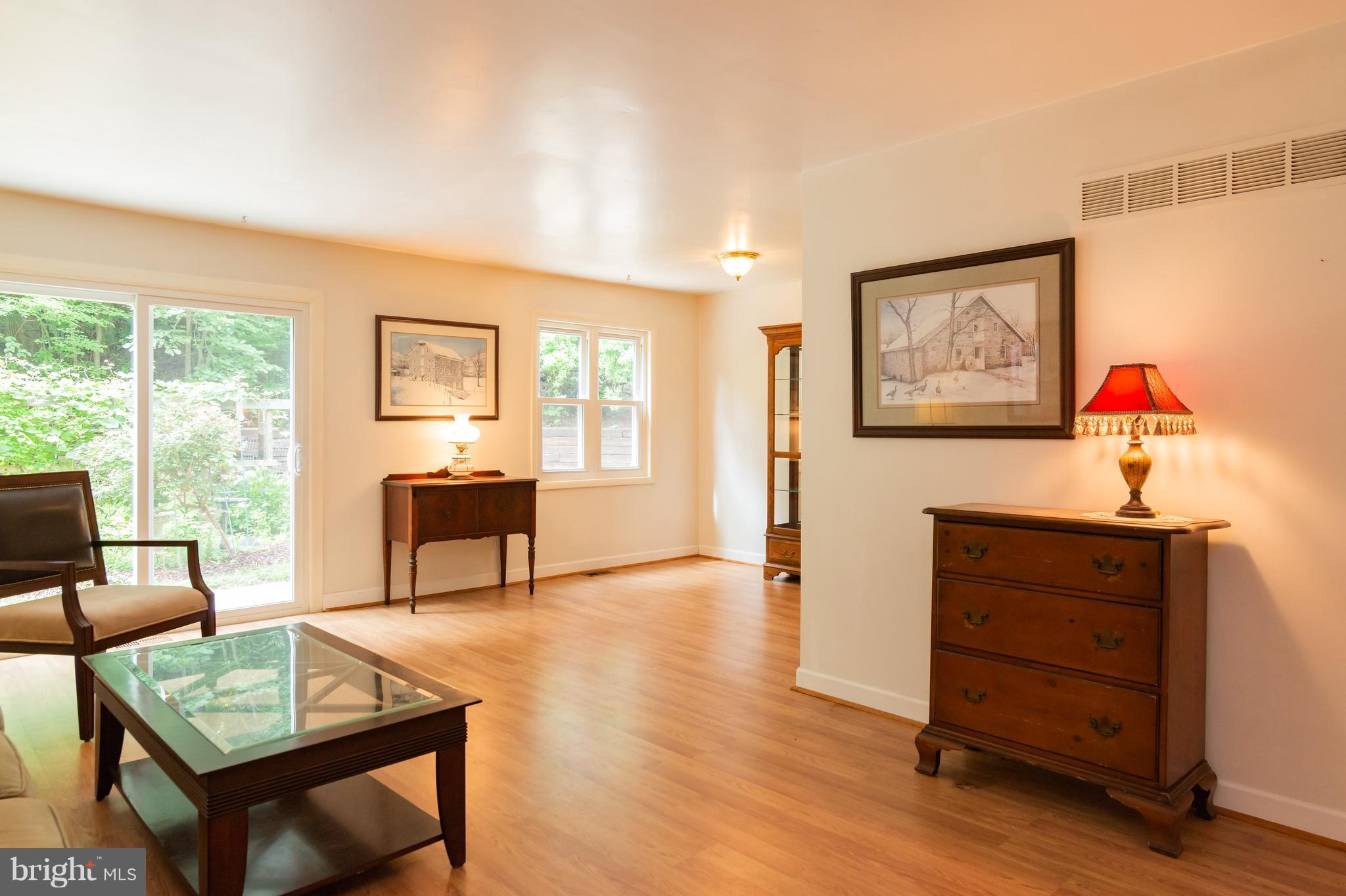 ROLLING KNOLLS - Residential