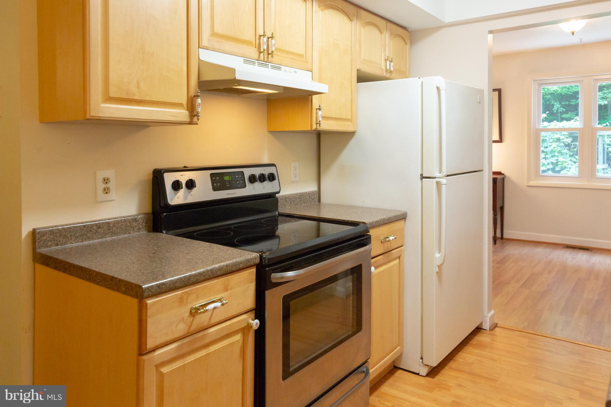 ROLLING KNOLLS - Residential