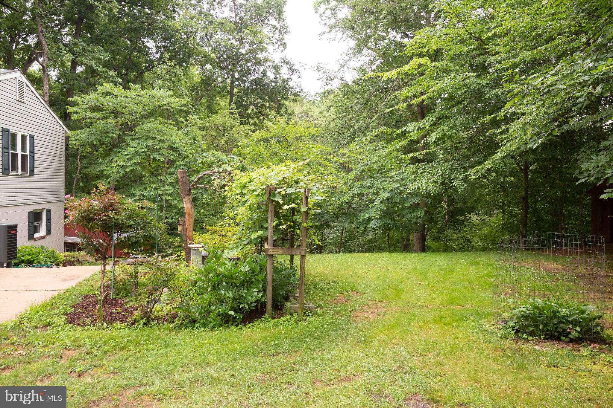 ROLLING KNOLLS - Residential