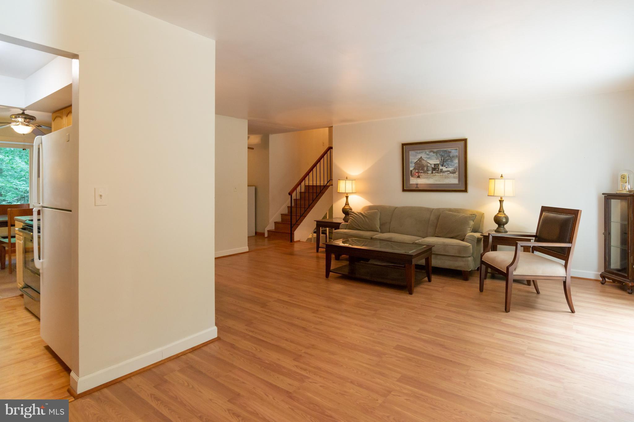 ROLLING KNOLLS - Residential