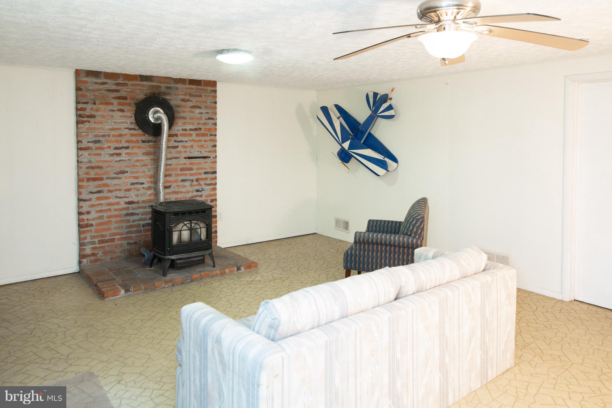 ROLLING KNOLLS - Residential