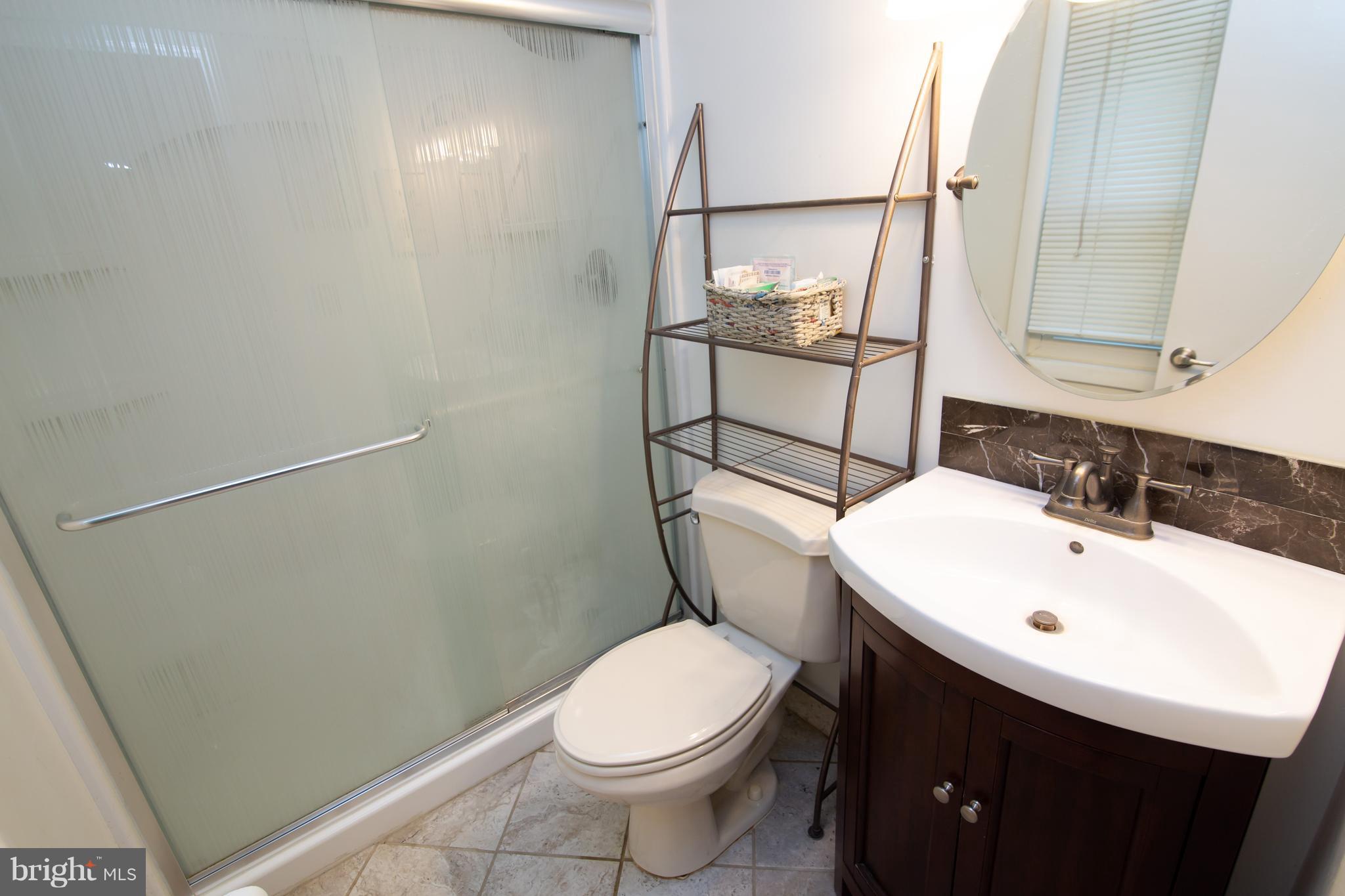 ROLLING KNOLLS - Residential