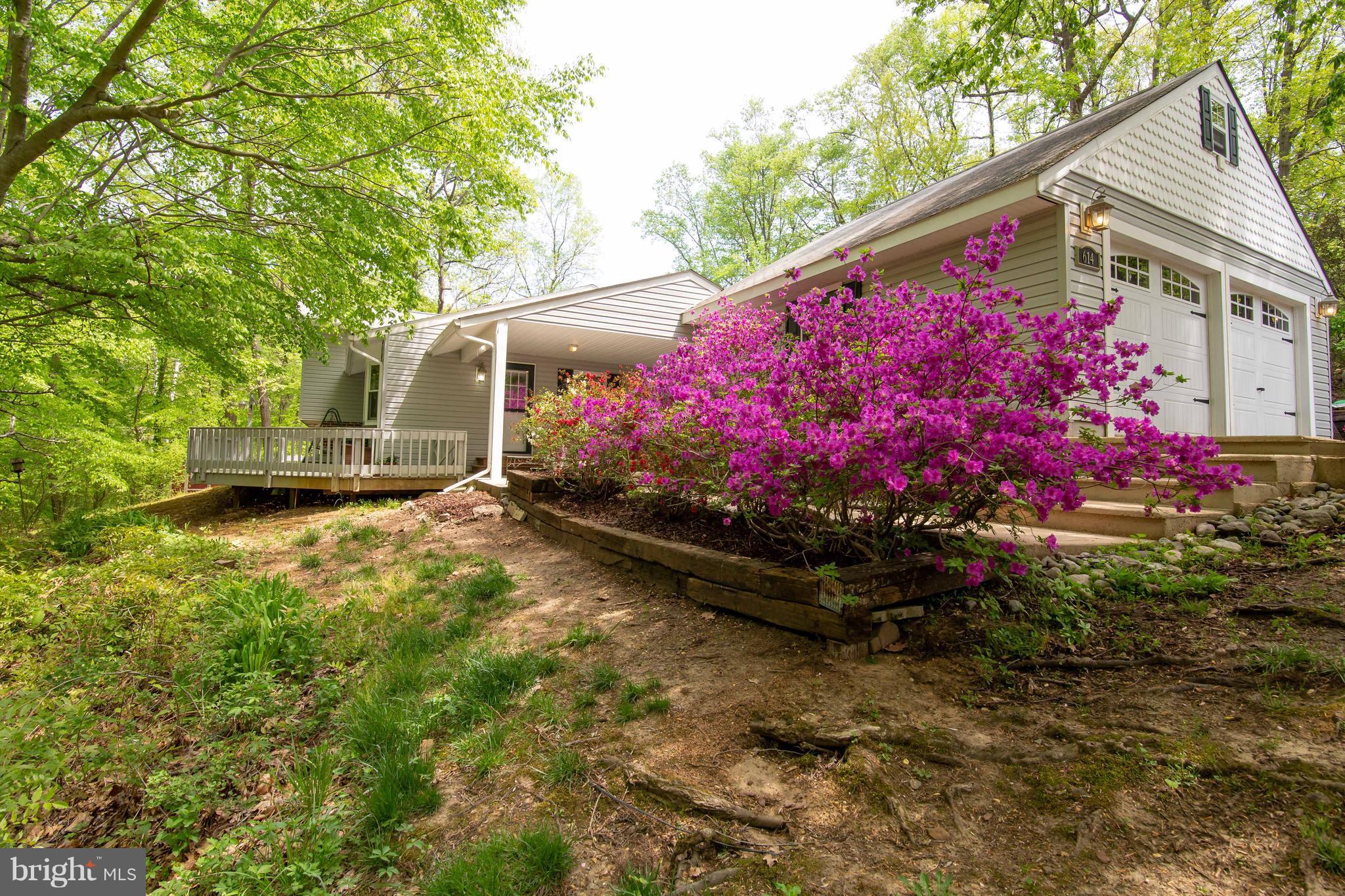 ROLLING KNOLLS - Residential