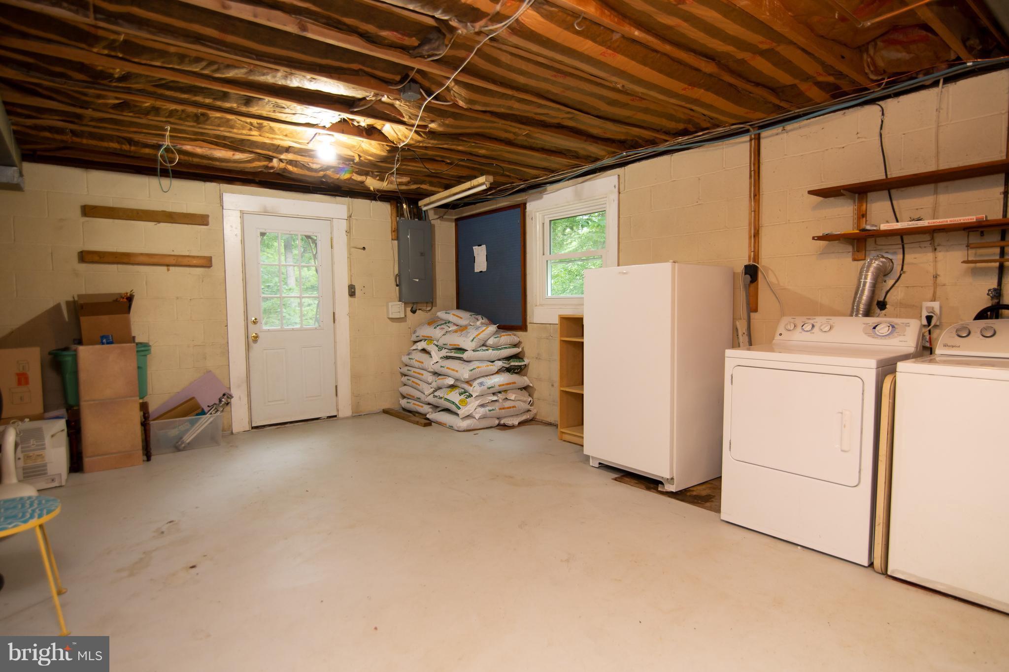 ROLLING KNOLLS - Residential