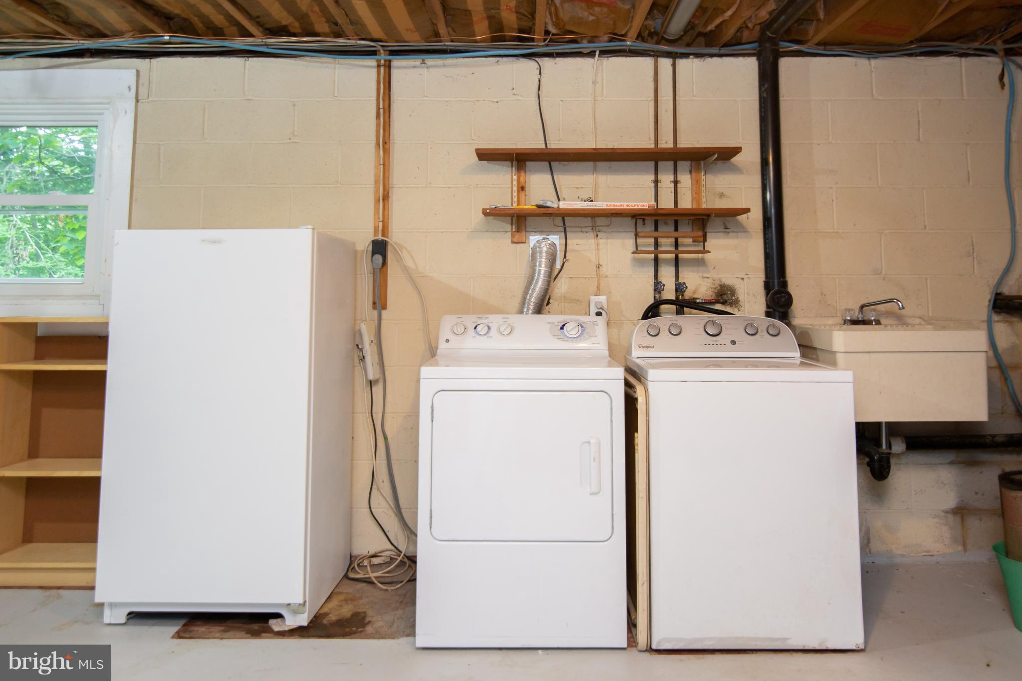 ROLLING KNOLLS - Residential