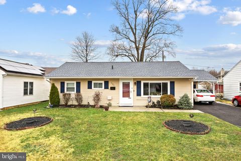 131 LEBBIE LANE FAIRLESS HILLS PA 19030