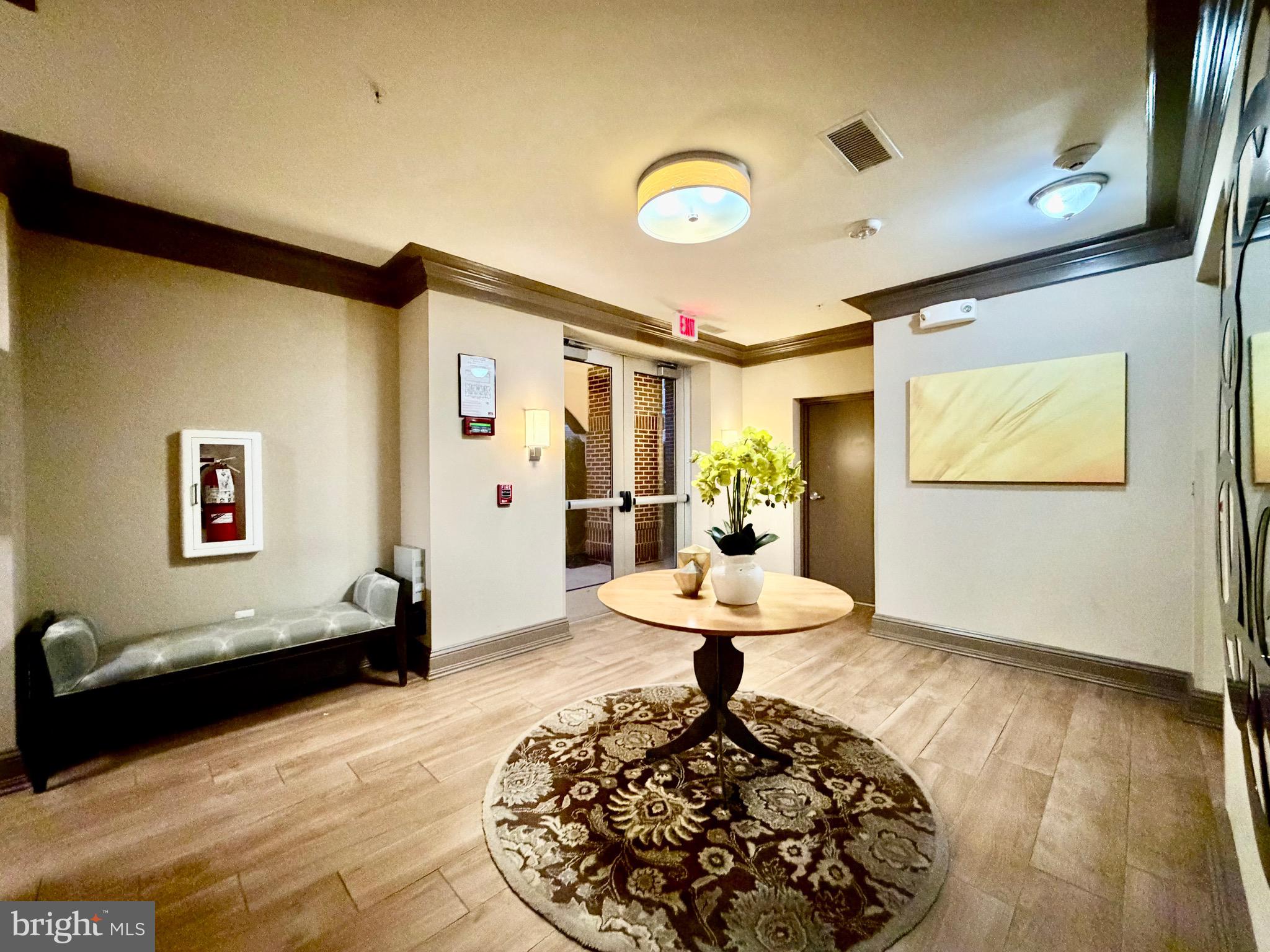 DISCOVERY SQUARE - Residential