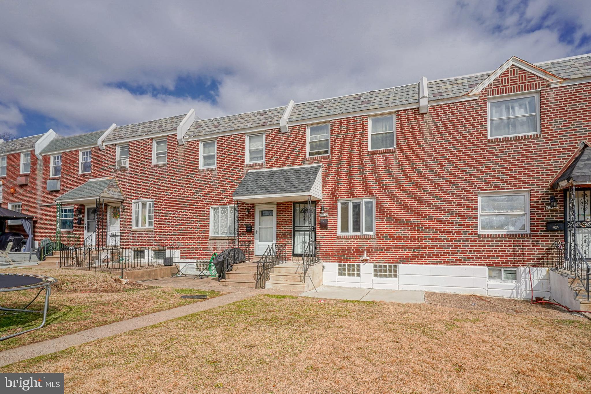 OXFORD CIRCLE - Residential