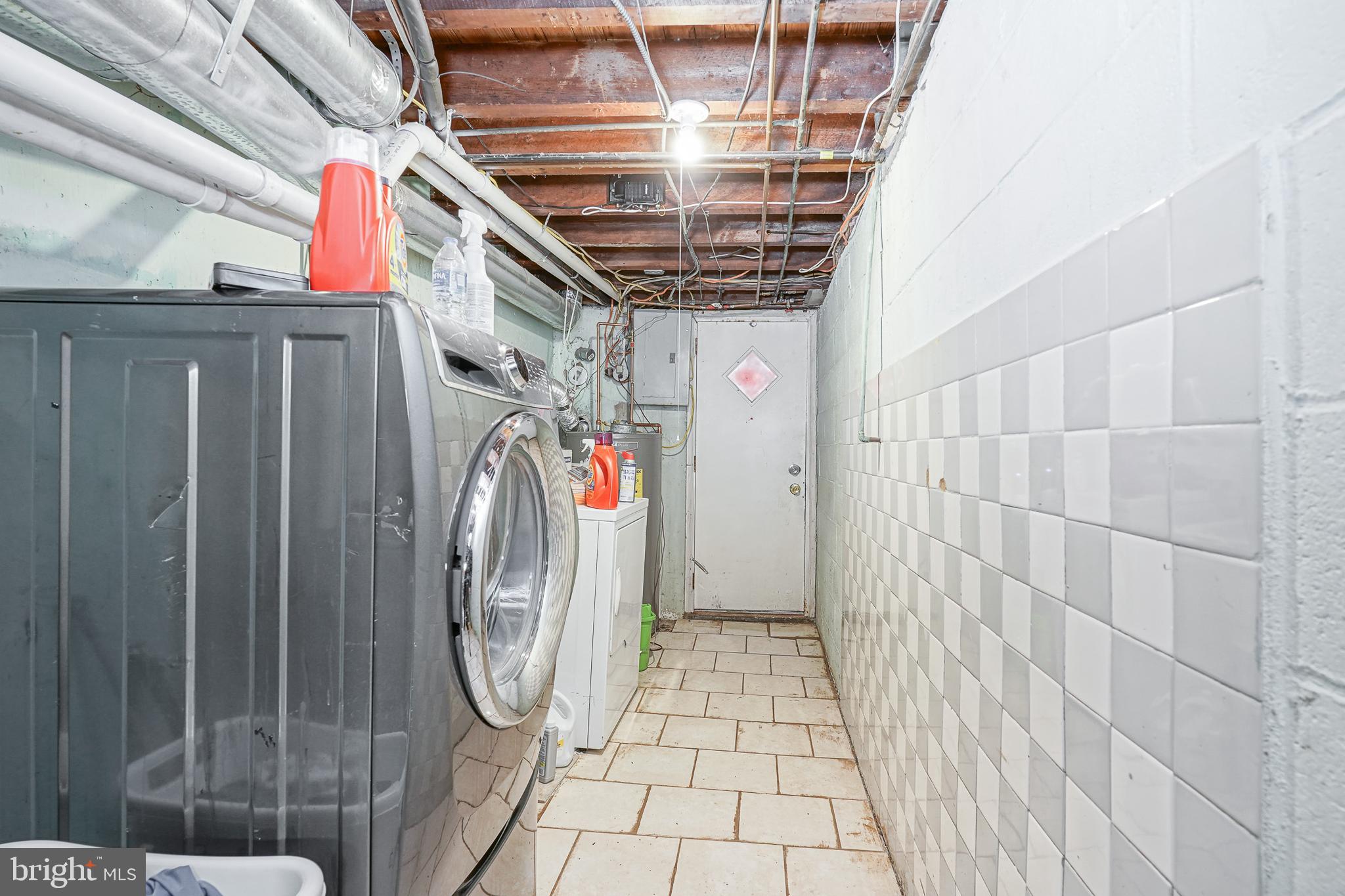 OXFORD CIRCLE - Residential