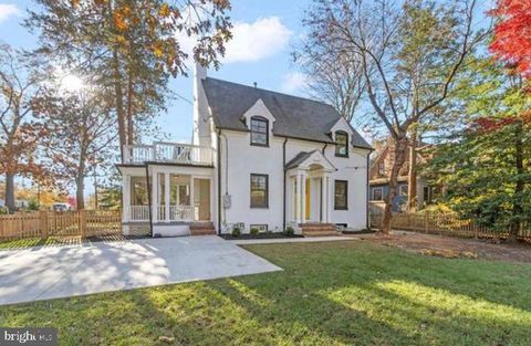 Photo of 3002 3RD ST N, ARLINGTON, VA 22201 (MLS # VAAR2026452)