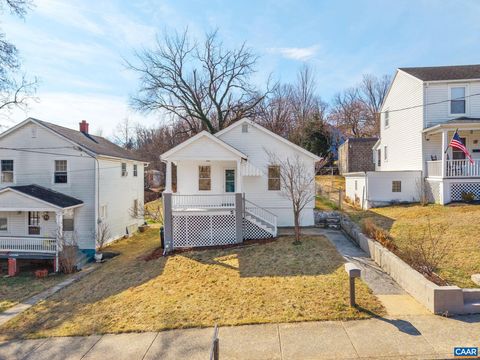 5 MONTGOMERY AVE STAUNTON VA 24401