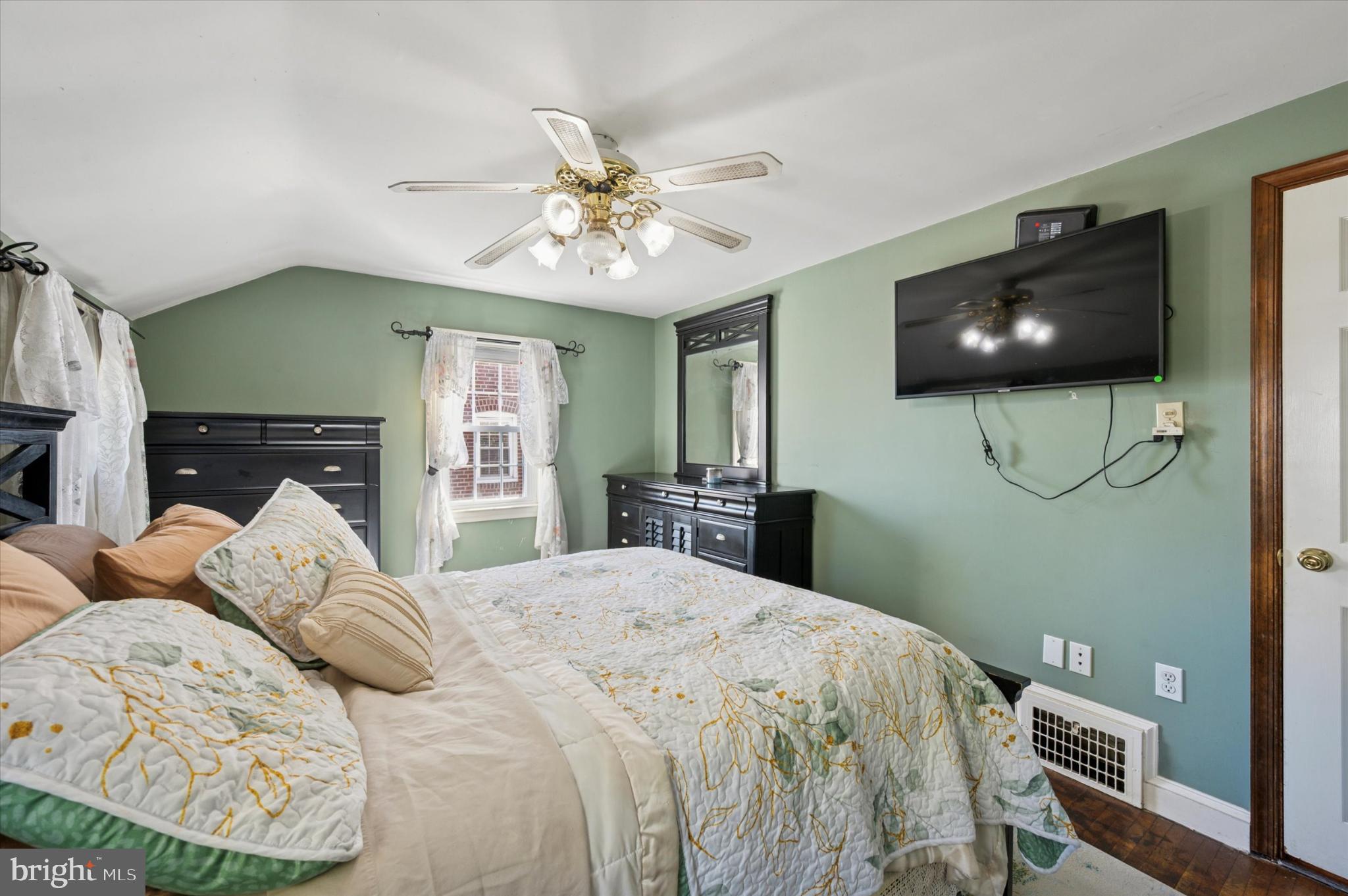 LEEDOM ESTS - Residential