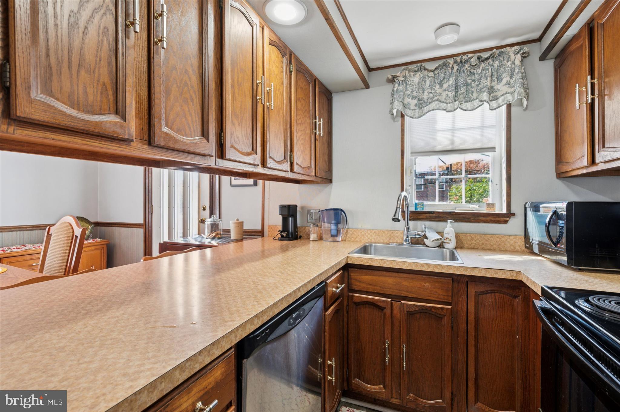 LEEDOM ESTS - Residential